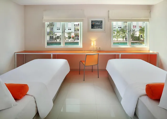 ホテル Harris & Residences Riverview Kuta, Bali クタ