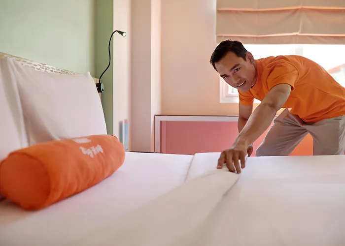 ホテル Harris & Residences Riverview Kuta, Bali クタ