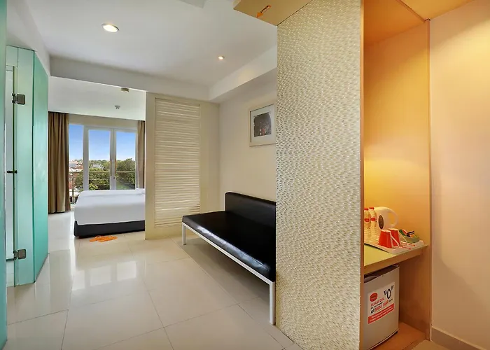 Harris & Residences Riverview Kuta, Bali ホテル 4*