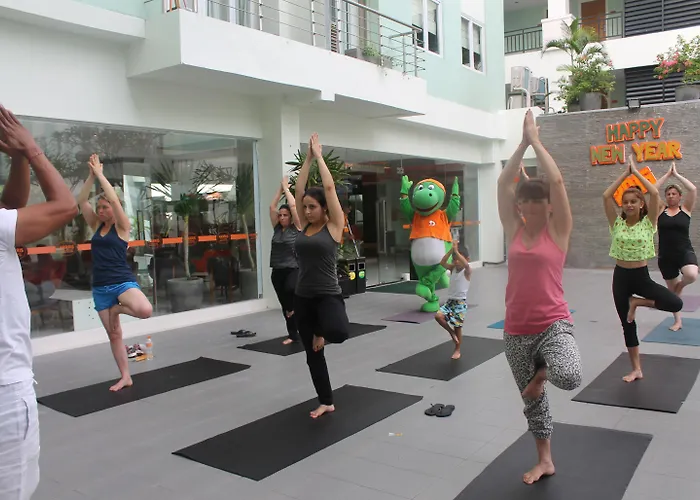 ホテル Harris & Residences Riverview Kuta, Bali クタ