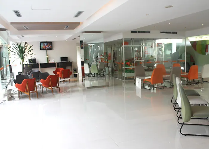 Harris & Residences Riverview Kuta, Bali