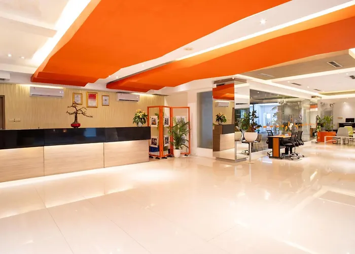 Harris & Residences Riverview Kuta, Bali ホテル 4*