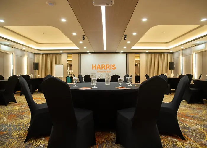 Harris & Residences Riverview Kuta, Bali ホテル