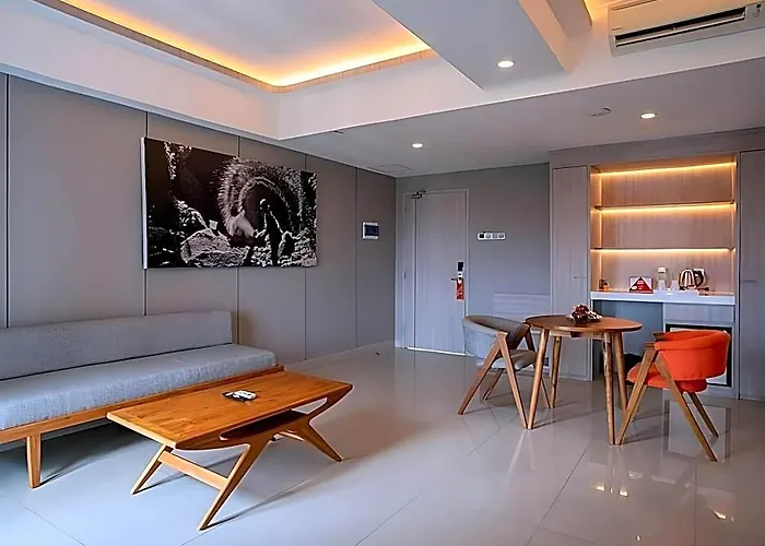 Harris & Residences Riverview Kuta, Bali クタ