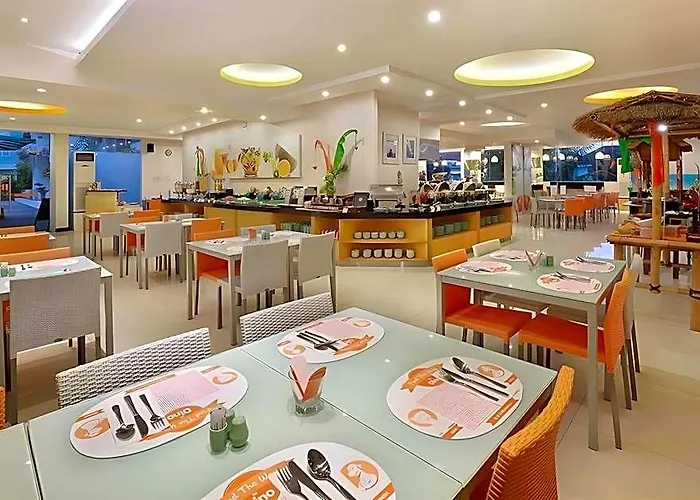 ホテル Harris & Residences Riverview Kuta, Bali クタ