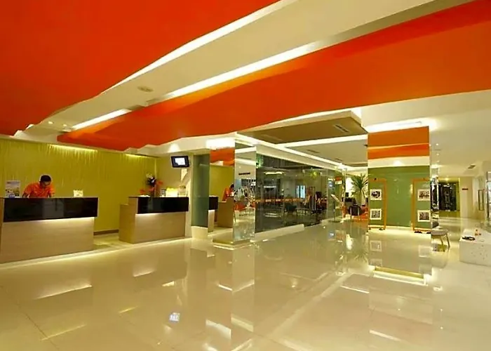 Harris & Residences Riverview Kuta, Bali 4* クタ