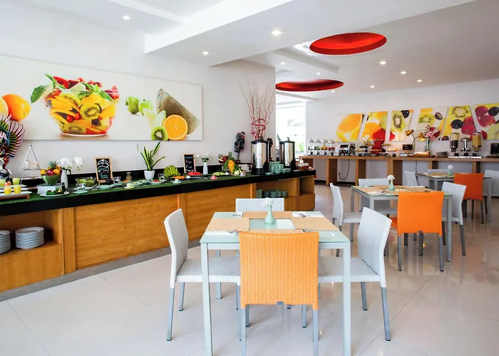 Harris & Residences Riverview Kuta, Bali