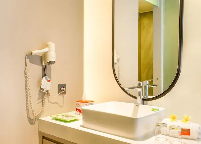 Harris & Residences Riverview Kuta, Bali Отель Кута