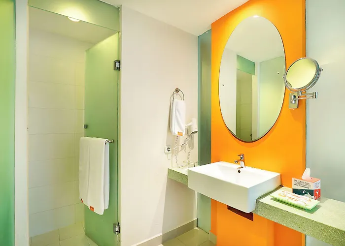 Отель Harris & Residences Riverview Kuta, Bali