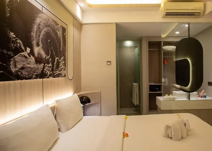 Harris & Residences Riverview Kuta, Bali Кута