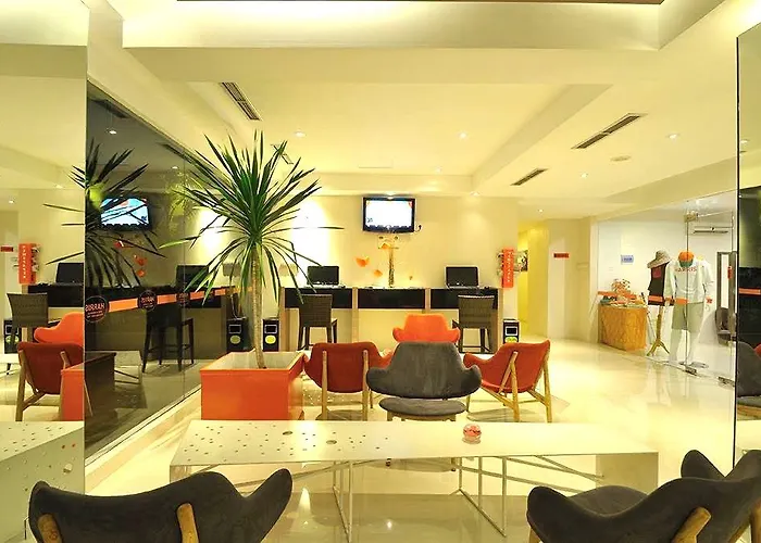 Harris & Residences Riverview Kuta, Bali