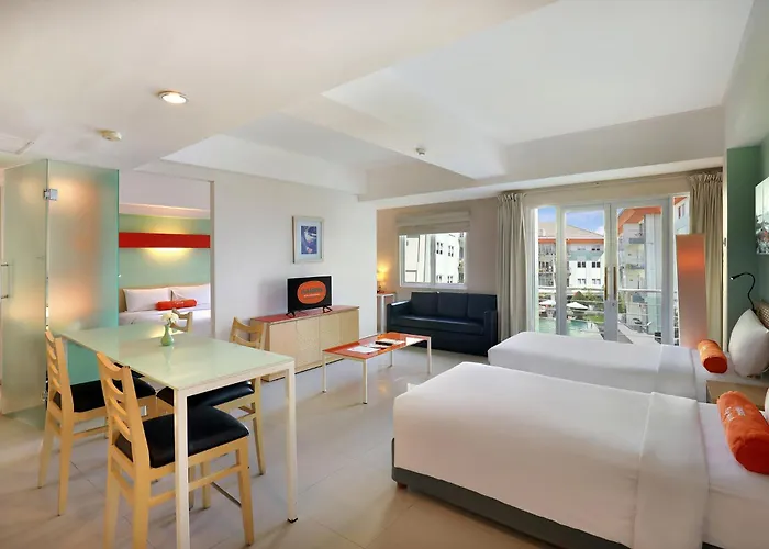 Harris & Residences Riverview Kuta, Bali クタ